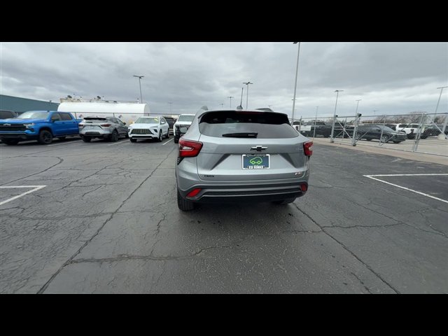 Certified 2024 Chevrolet Trax RS w/ Sunroof Package image 7