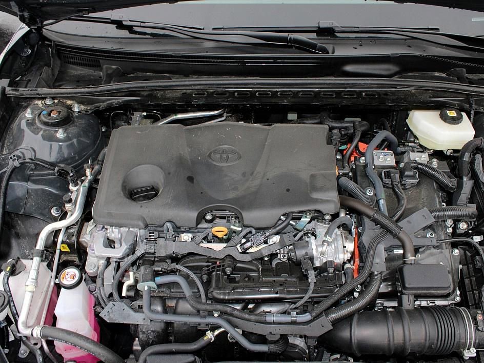 Used 2025 Toyota Camry SE image 29