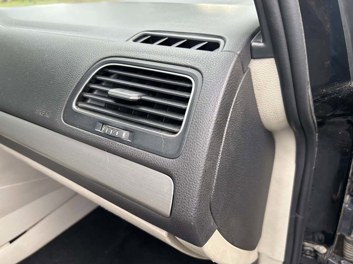 Used 2015 Volkswagen Golf SEL image 26