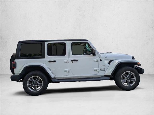 Used 2018 Jeep Wrangler Unlimited Sahara AWD/4WD image 4