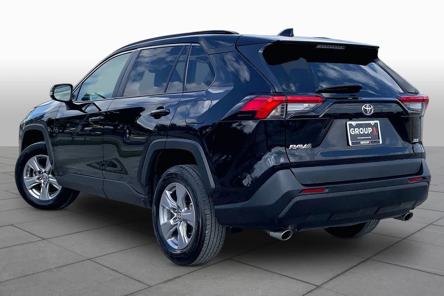 Used 2024 Toyota RAV4 XLE FWD image 11