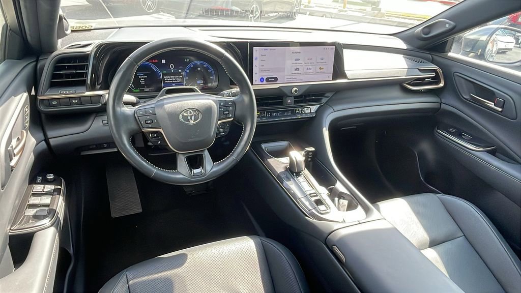 Certified 2025 Toyota Crown Limited image 14