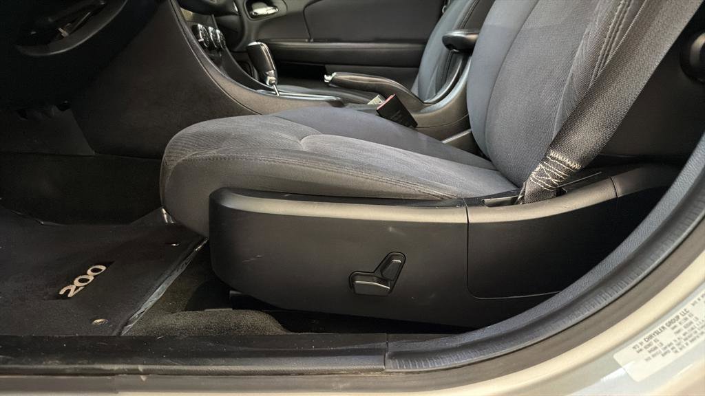 Used 2012 Chrysler 200 Touring image 19