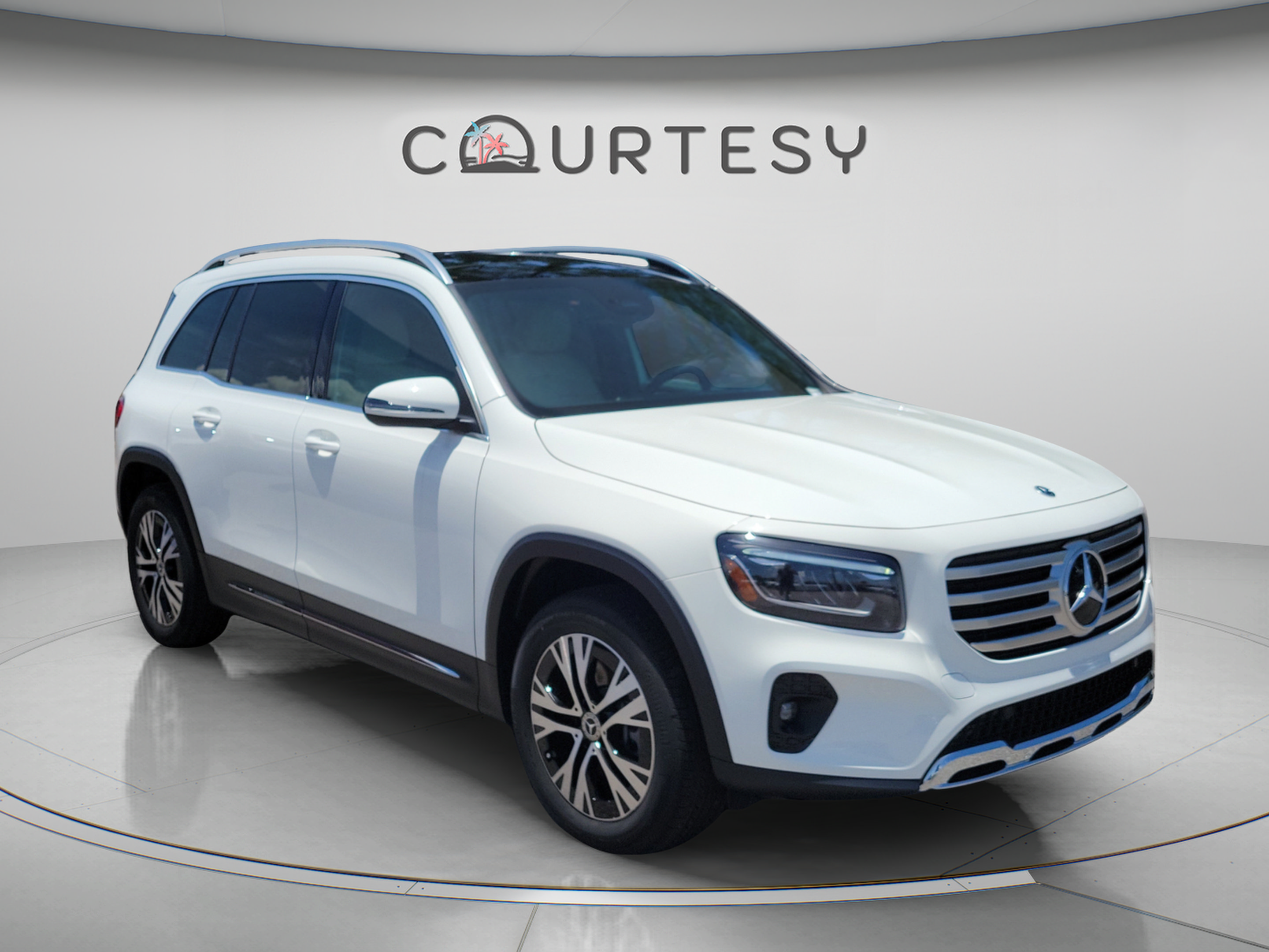 Used 2026 Mercedes-Benz GLB 250 image 4
