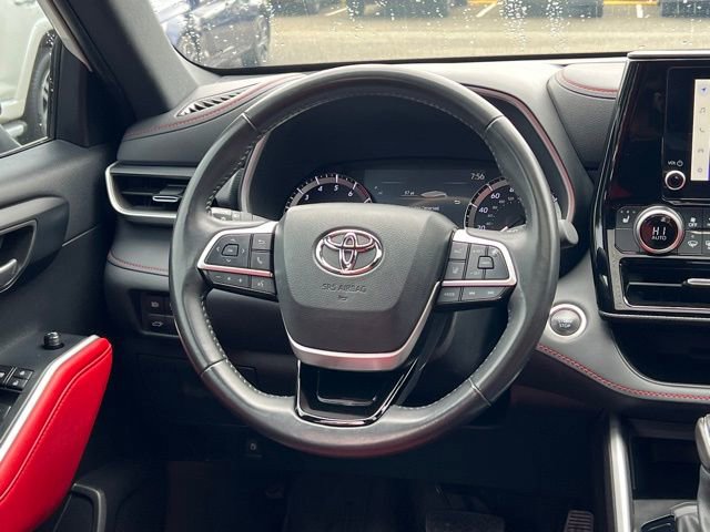 Used 2024 Toyota Highlander XSE AWD/4WD image 16