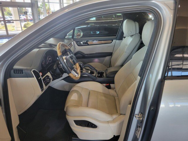 Used 2022 Porsche Cayenne GTS image 10