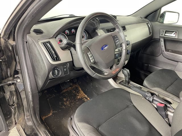 Used 2010 Ford Focus SES FWD image 3