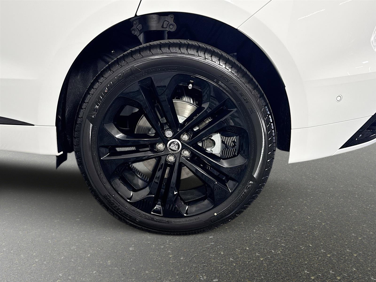 New 2026 Jaguar F-PACE R-Dynamic S AWD/4WD image 33