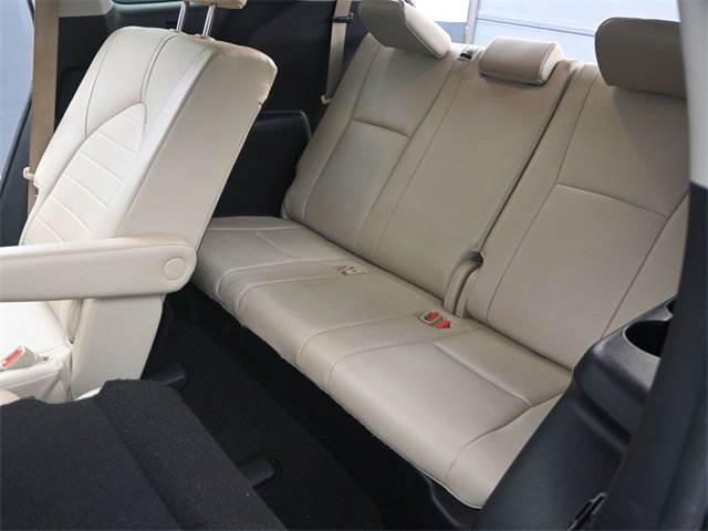 Used 2021 Toyota Highlander XLE image 16