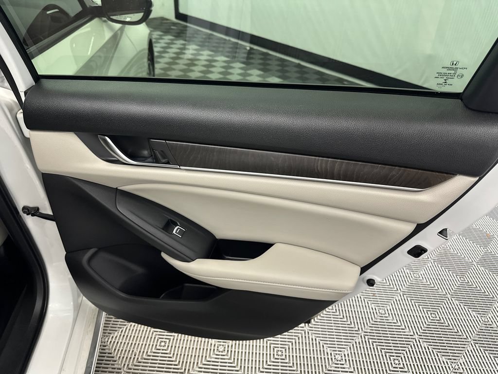 Used 2018 Honda Accord EX-L image 18