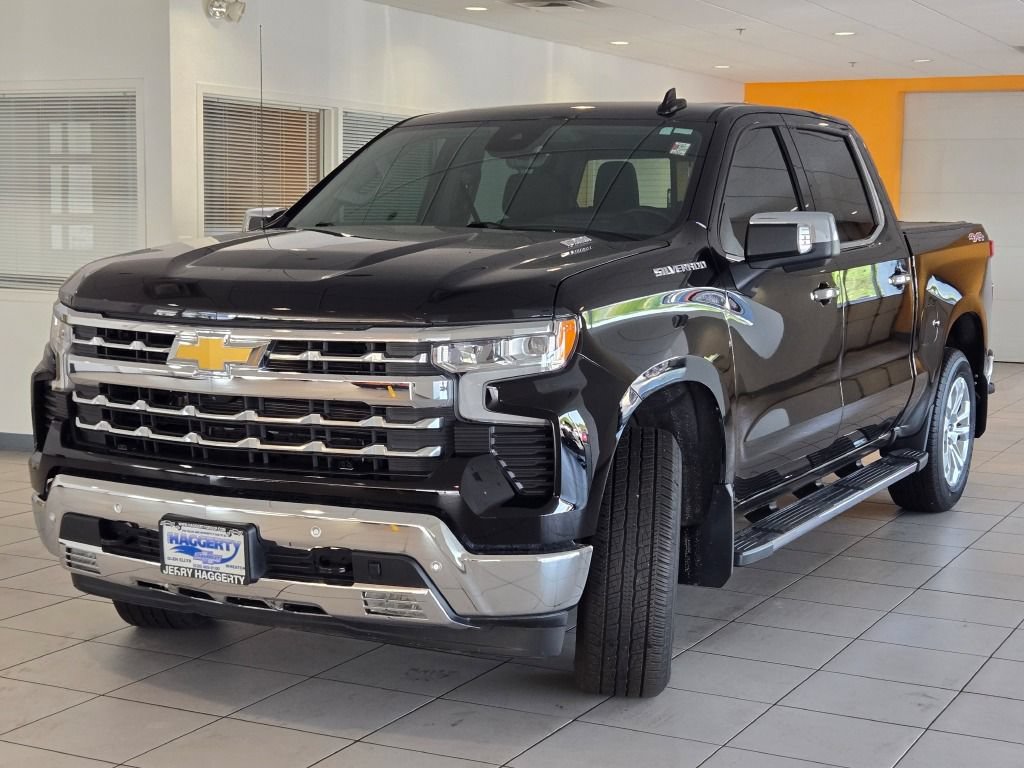 Used 2024 Chevrolet Silverado 1500 LTZ w/ Technology Package AWD/4WD image 4