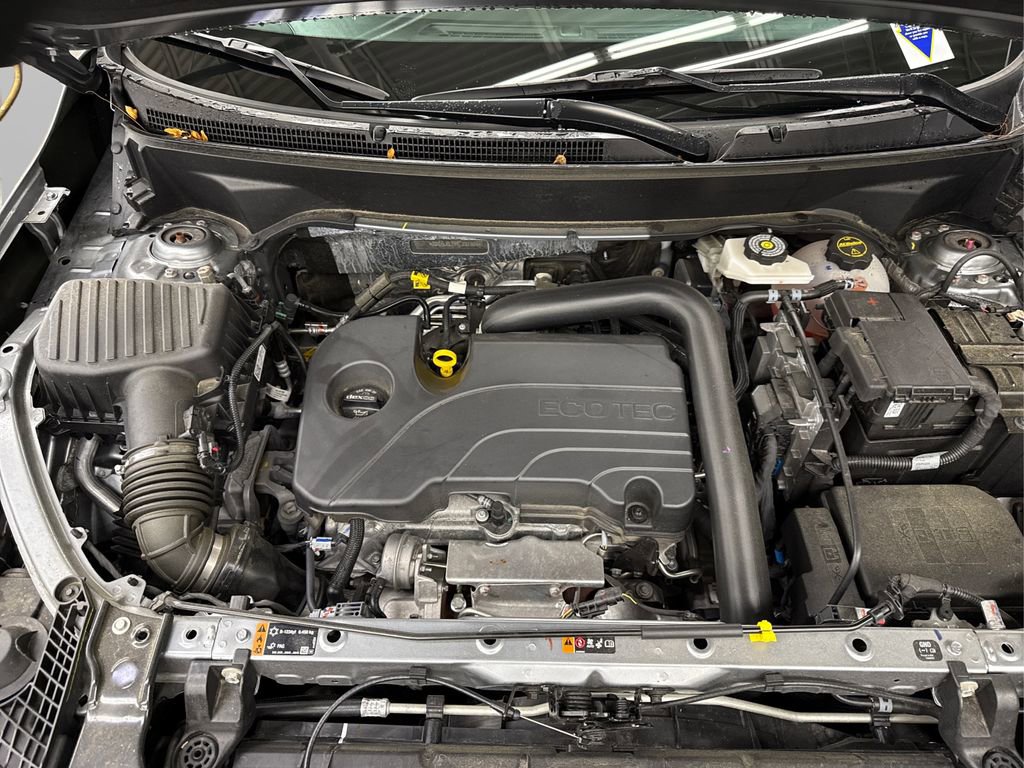 Used 2024 GMC Terrain SLT image 13