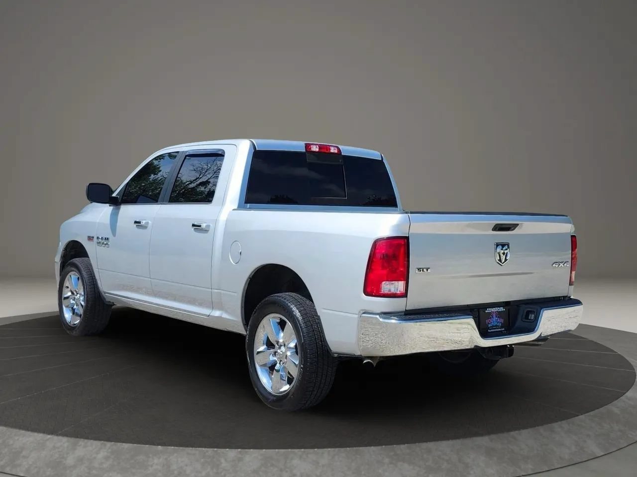 Used 2018 RAM 1500 Classic SLT AWD/4WD image 6