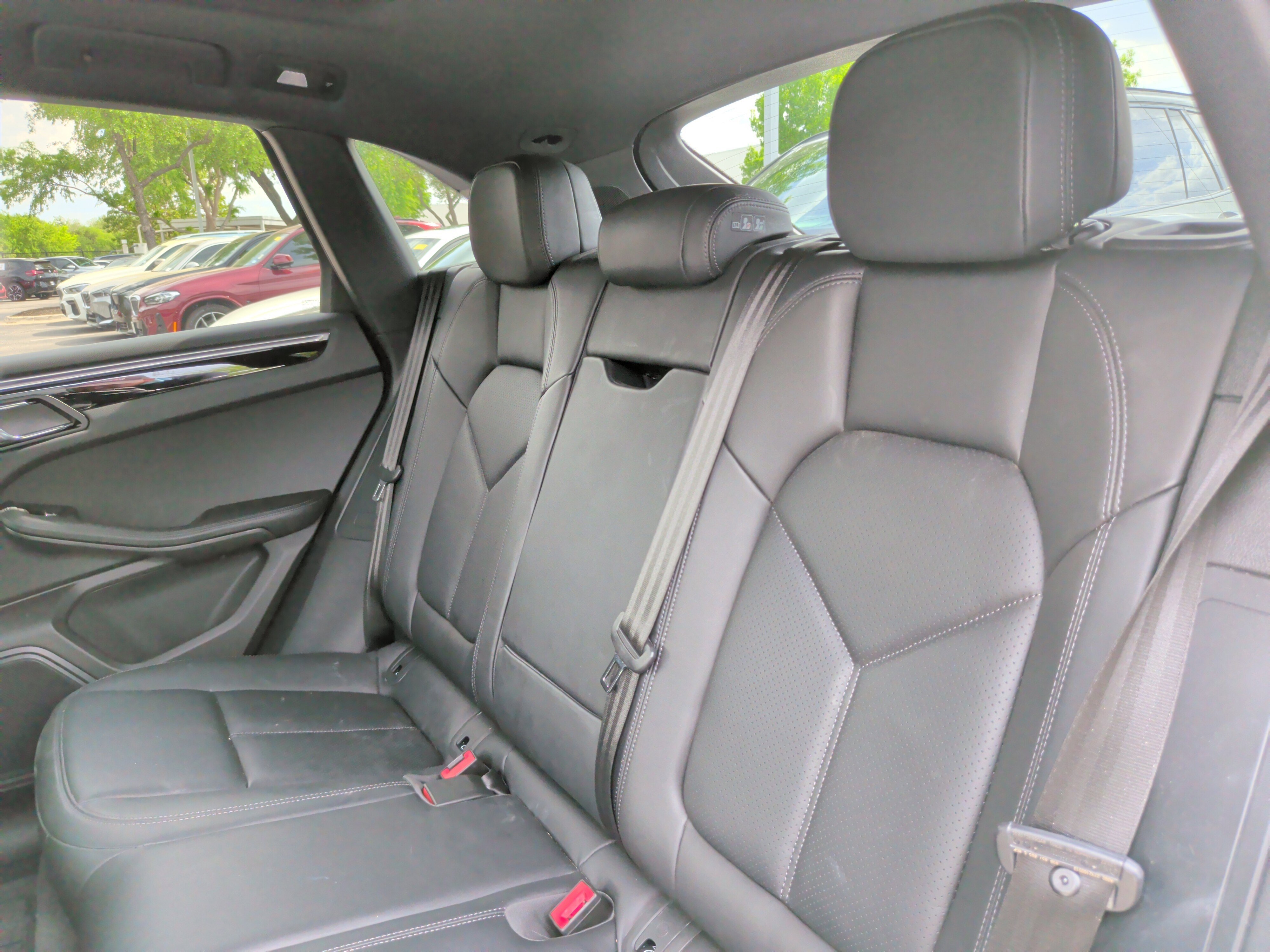 Used 2023 Porsche Macan image 36