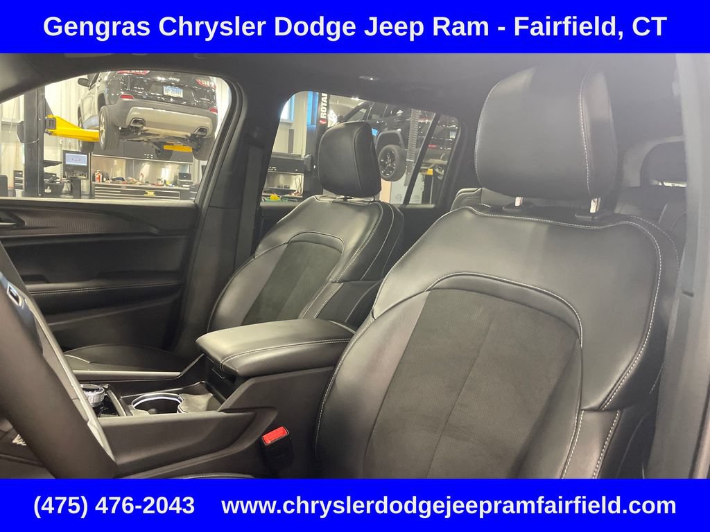 Certified 2025 Jeep Grand Cherokee L Altitude AWD/4WD image 52