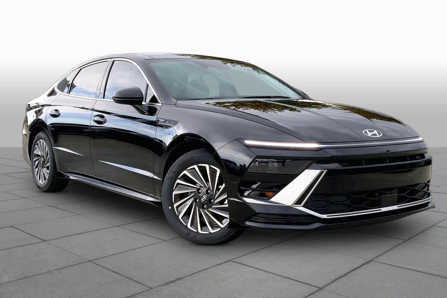 New 2026 Hyundai Sonata SEL FWD image 2