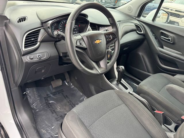 Certified 2022 Chevrolet Trax LS w/ Tint and Cruise Package image 14