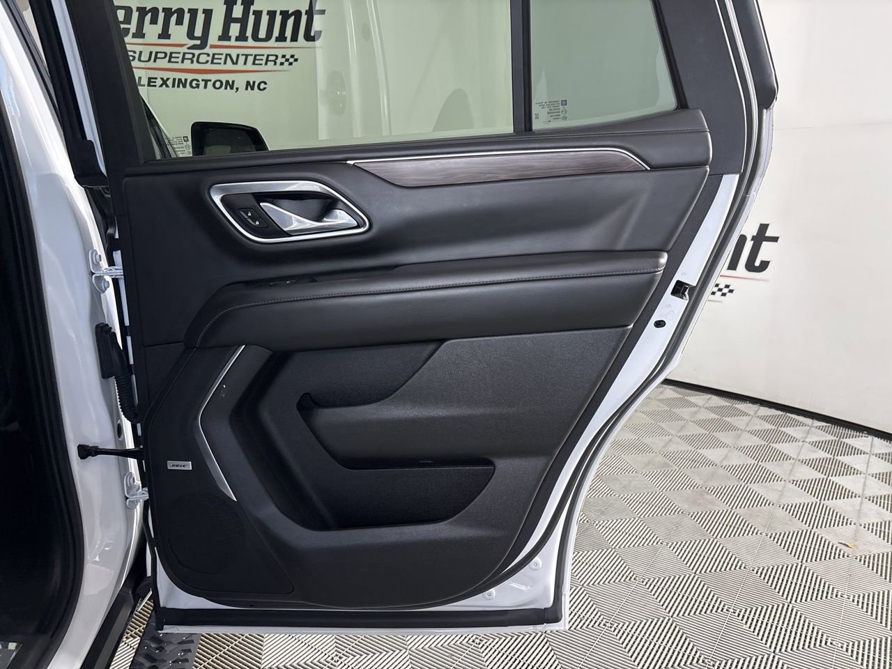 Used 2021 Chevrolet Tahoe Z71 w/ Z71 Off-Road Package image 26