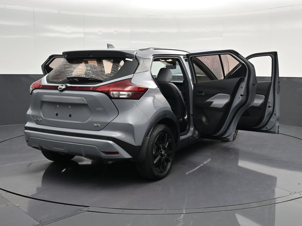 Used 2022 Nissan Kicks SR w/ Premium Package FWD image 38