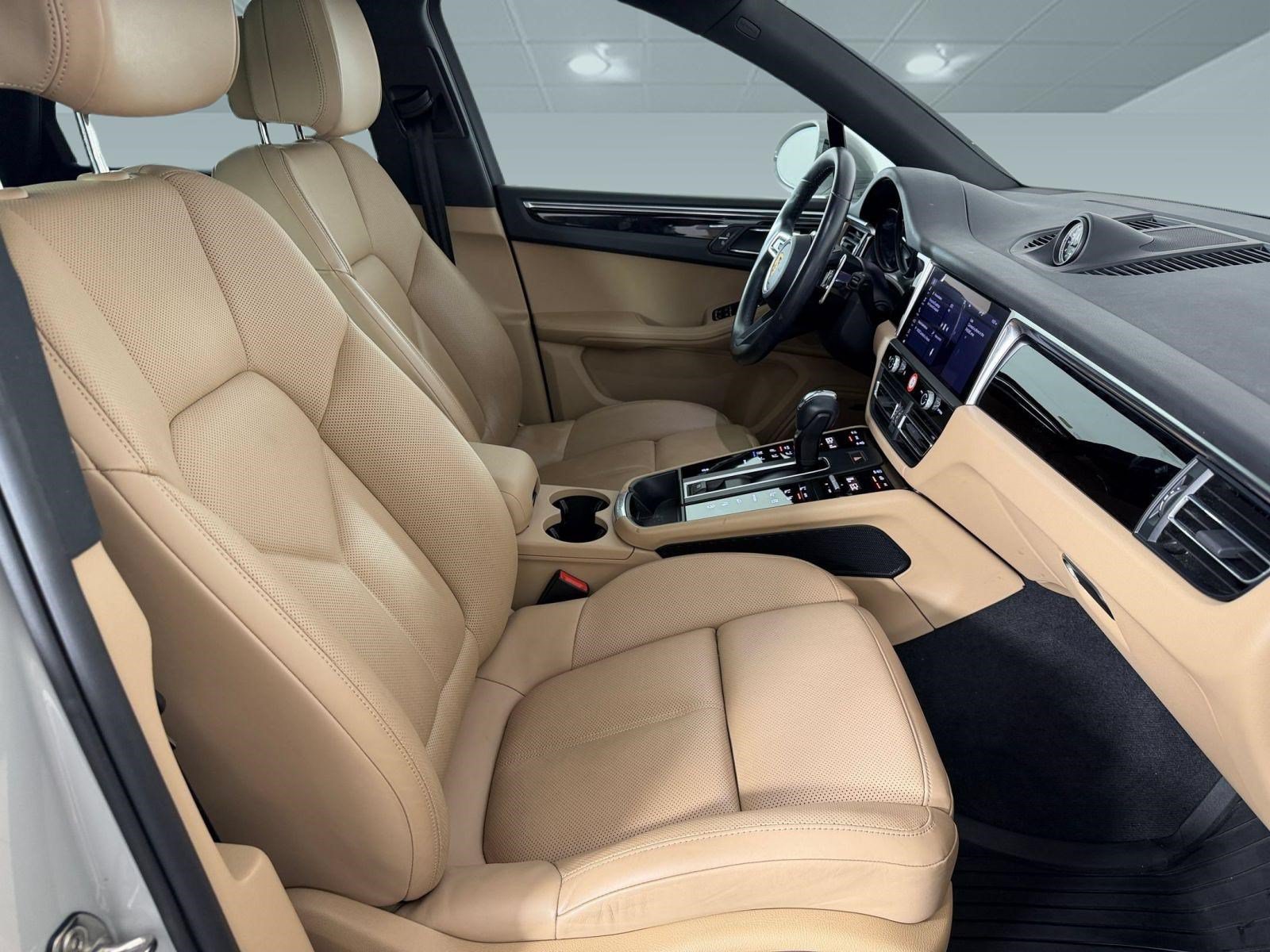 Used 2022 Porsche Macan AWD/4WD image 23