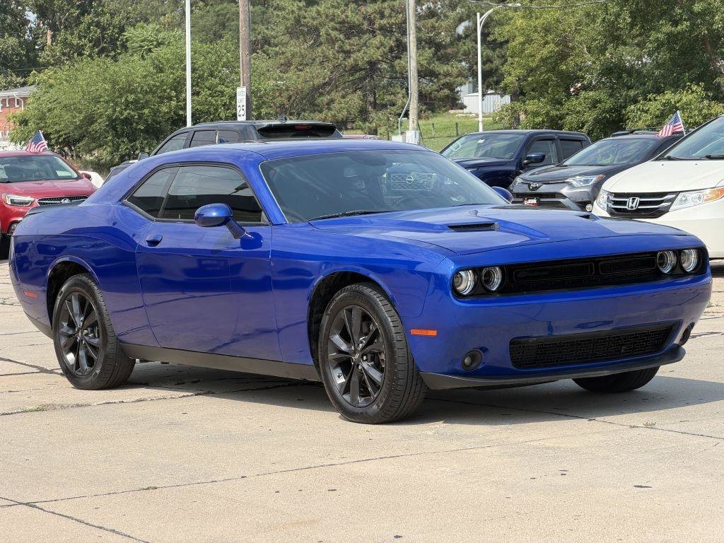 Used 2022 Dodge Challenger SXT w/ Driver Convenience Group AWD/4WD image 2