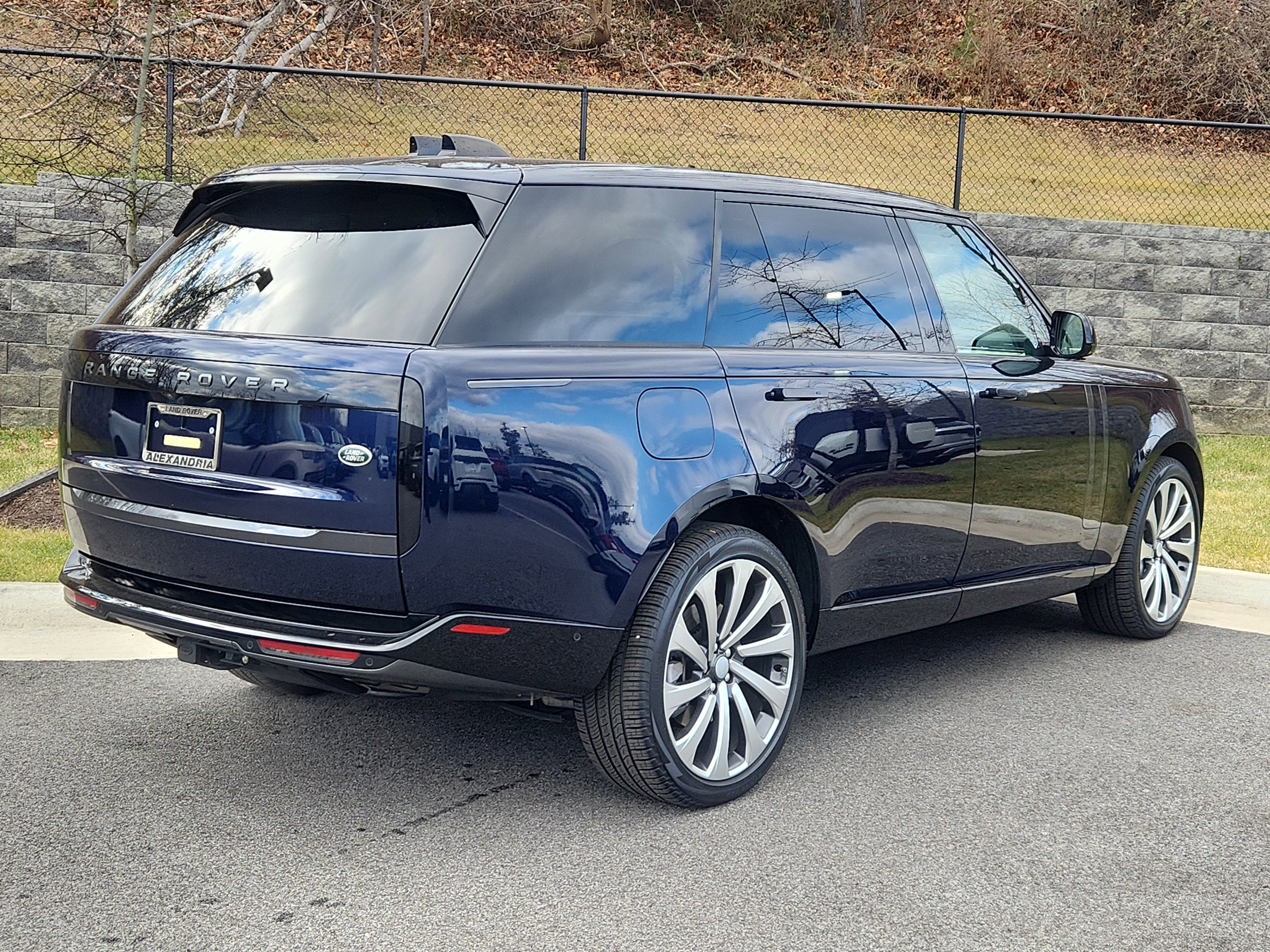 Used 2023 Land Rover Range Rover Long Wheelbase SE