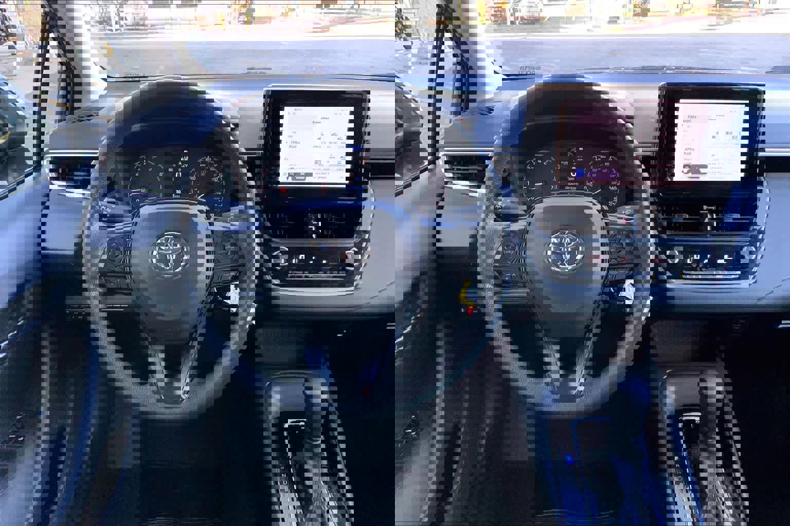 Used 2023 Toyota Corolla LE image 6