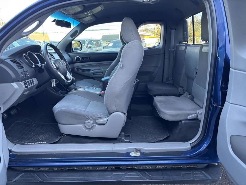 Used 2015 Toyota Tacoma 4x4 Access Cab V6 w/ TRD Sport Package image 23