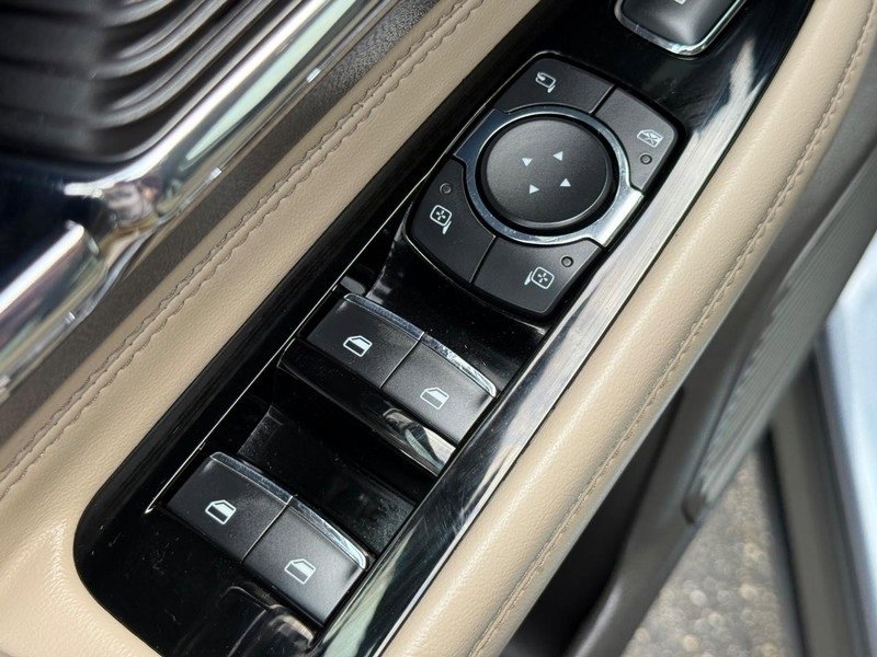 Used 2022 Lincoln Corsair AWD w/ Equipment Group 101A image 22