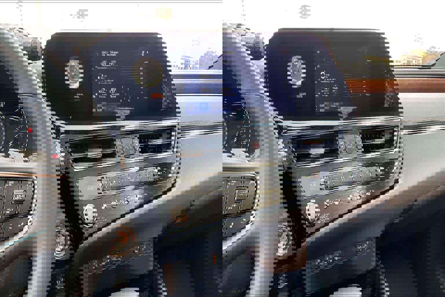 Used 2024 Lexus ES 300h w/ Premium Package image 7