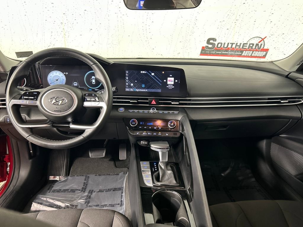 Certified 2023 Hyundai Elantra SEL w/ Convenience Package image 19