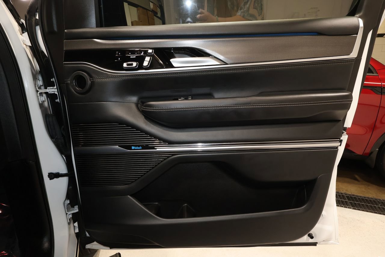 Used 2023 Jeep Grand Wagoneer Series II image 20