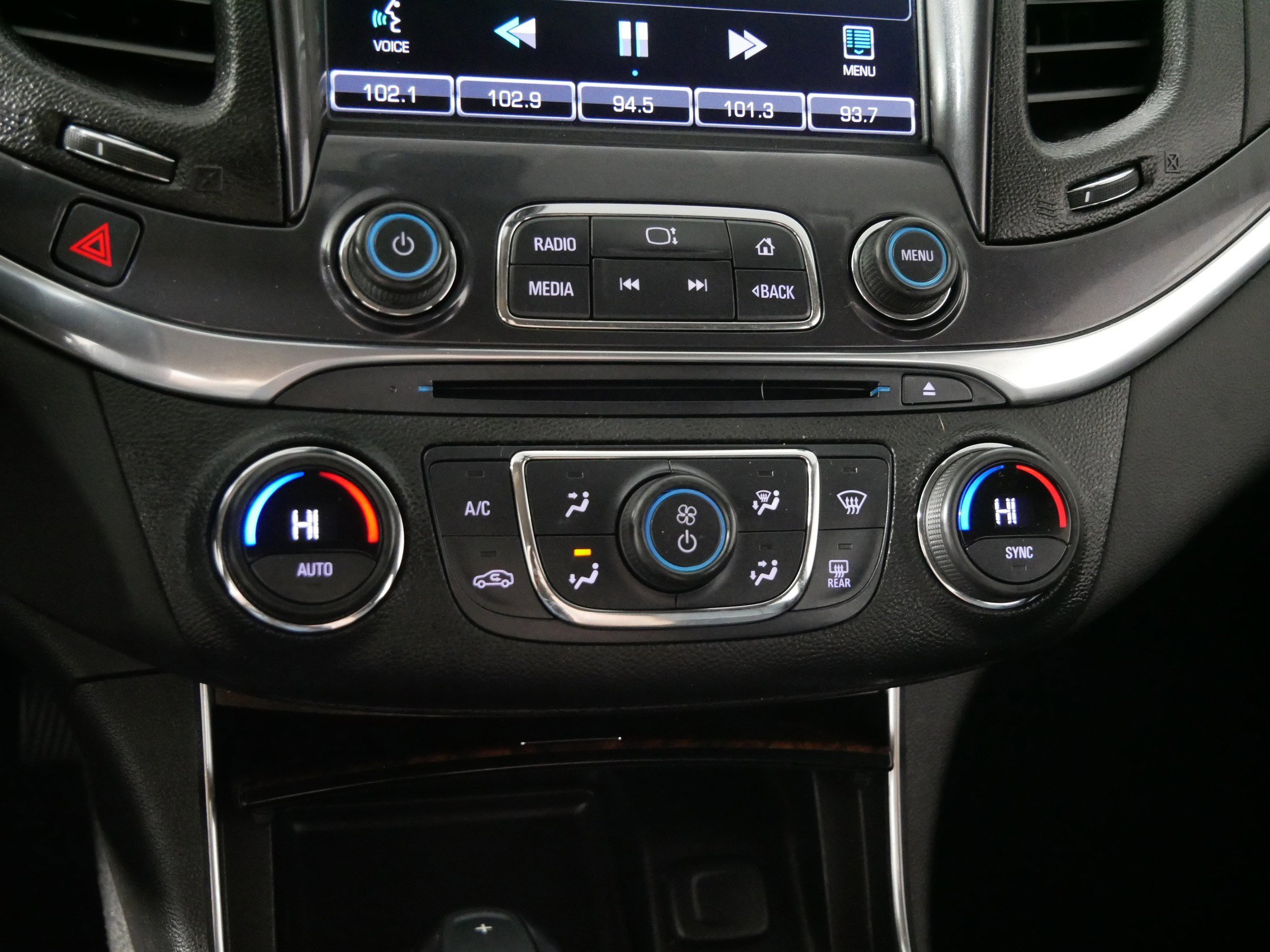 Used 2015 Chevrolet Impala LT w/ Convenience Package FWD image 23