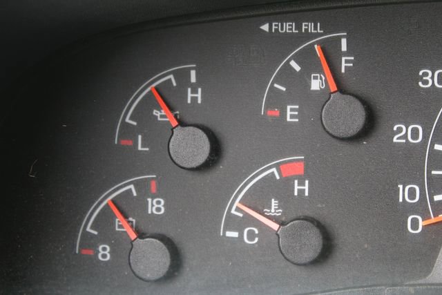 Used 2001 Ford F550 XL image 23