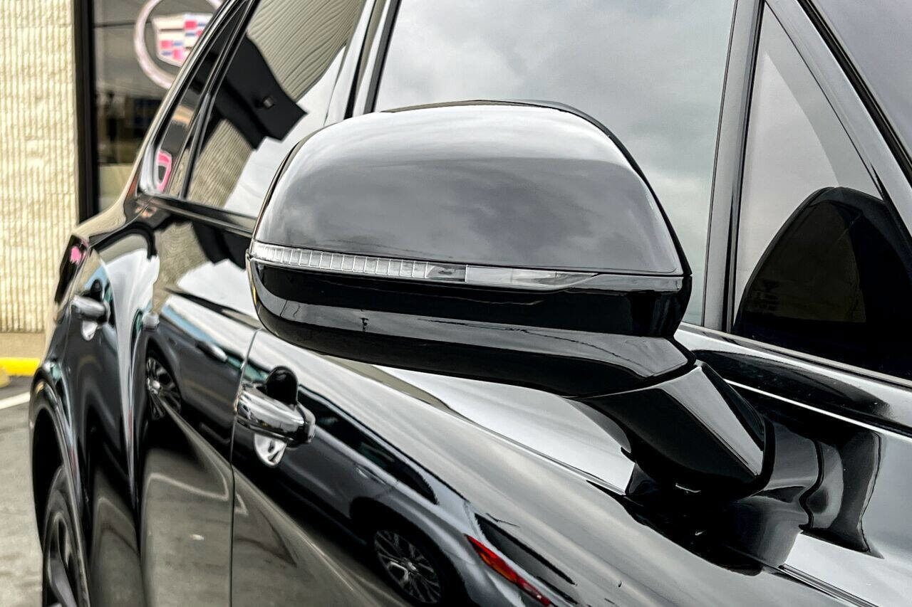 Used 2017 Bentley Bentayga image 48