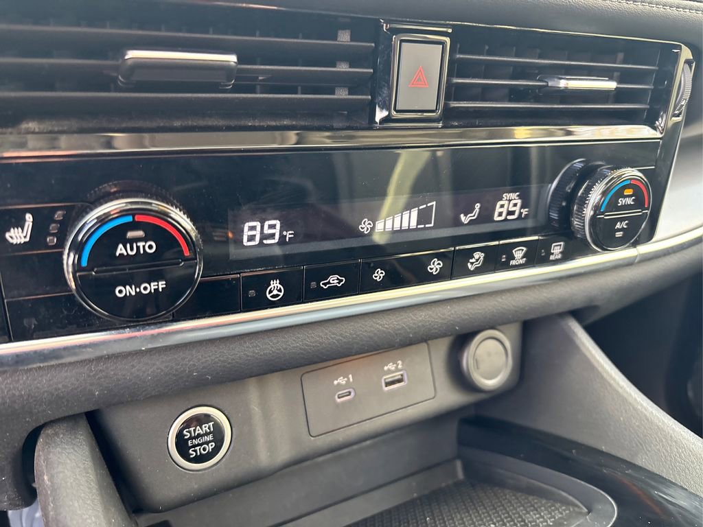 Used 2021 Nissan Rogue SV image 29