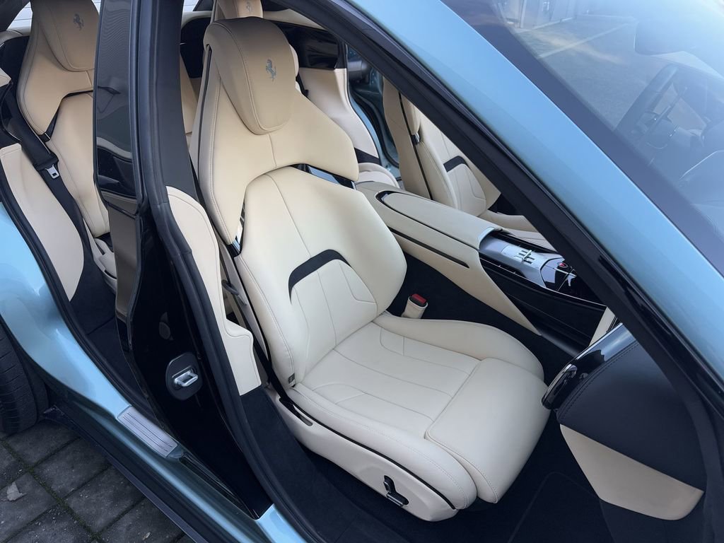 Used 2023 Ferrari Purosangue image 24