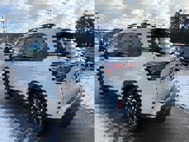 New 2025 Subaru Forester Premium image 8