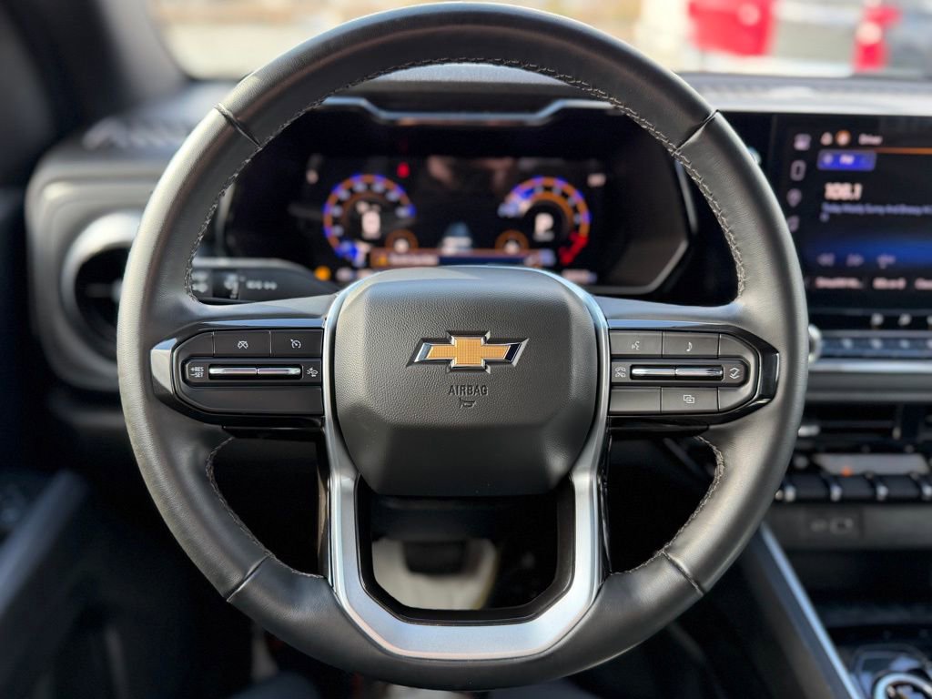 Used 2024 Chevrolet Colorado LT w/ LT Convenience Package image 10