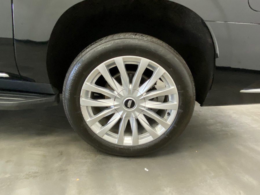 Used 2023 Cadillac Escalade ESV Luxury image 18