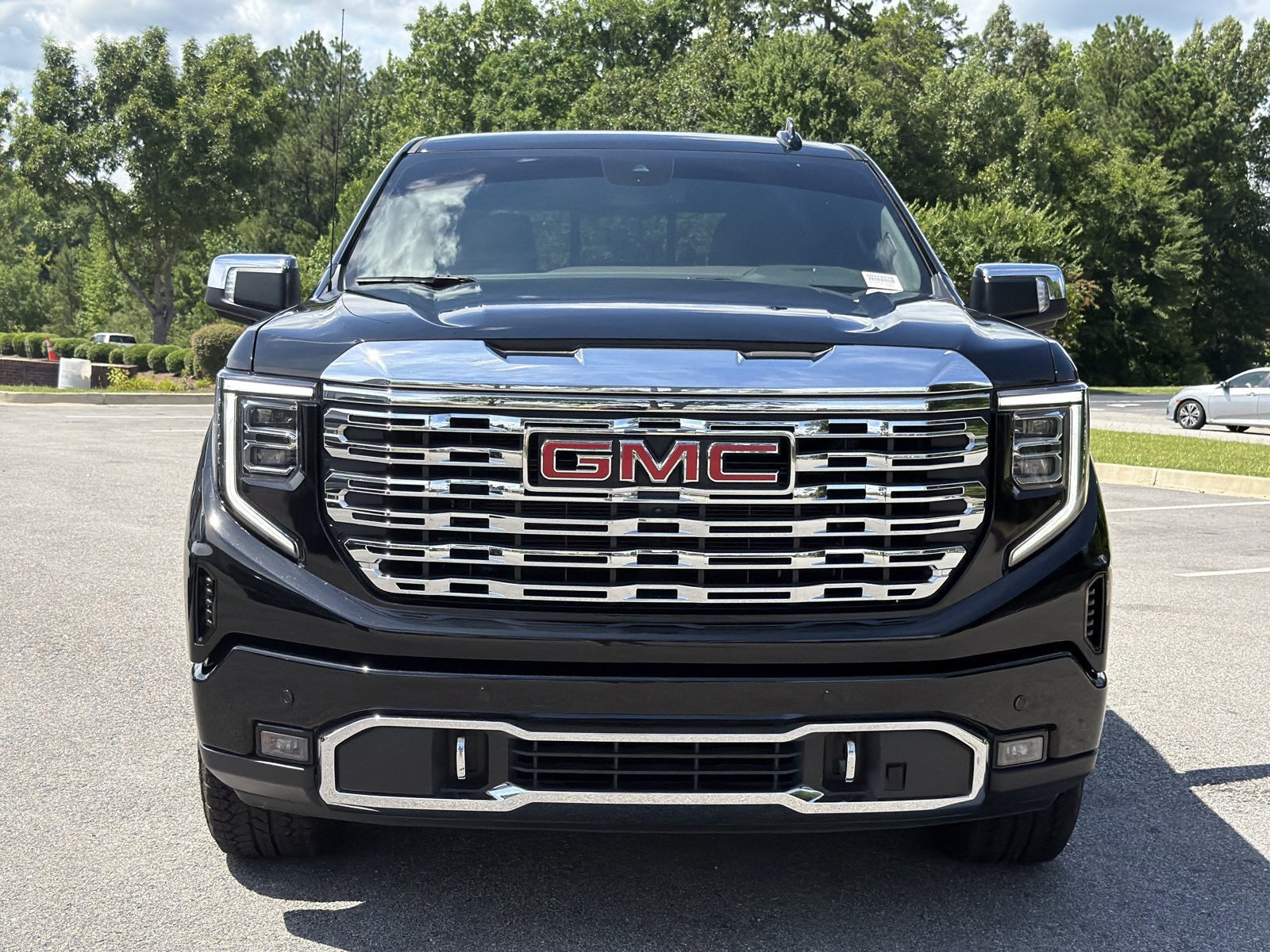 Used 2025 GMC Sierra 1500 Denali AWD/4WD image 6