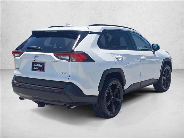 Used 2021 Toyota RAV4 XLE Premium FWD image 5
