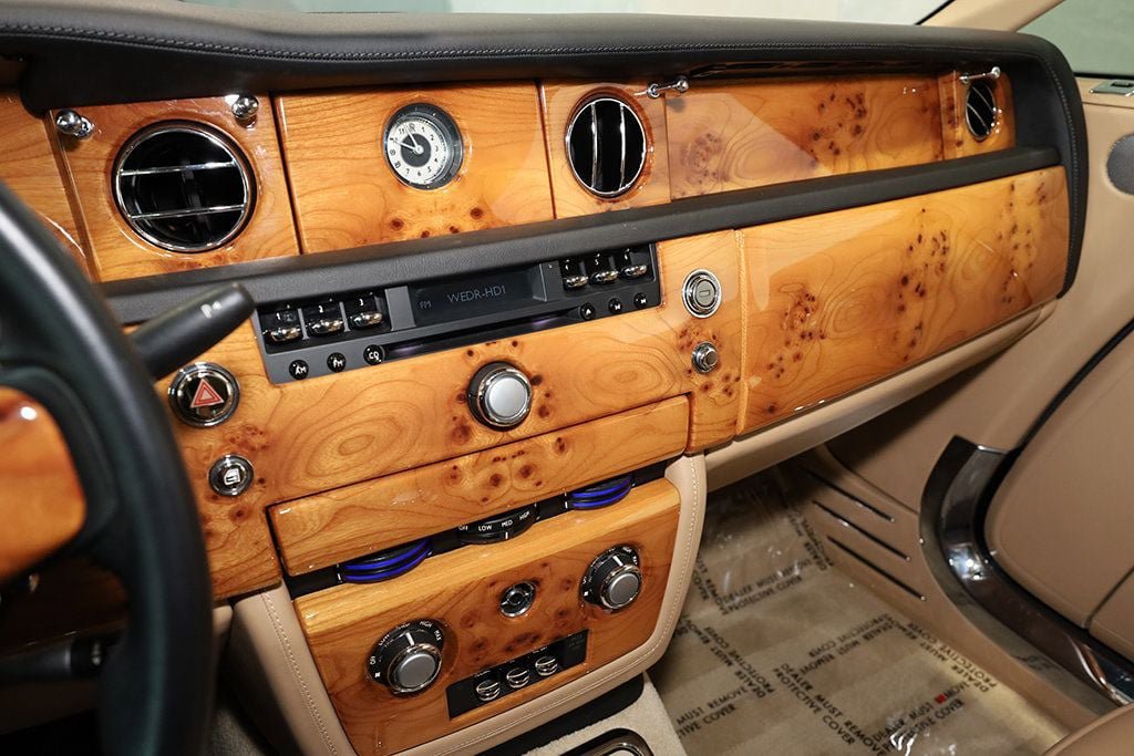 Used 2010 Rolls-Royce Phantom Coupe RWD image 26