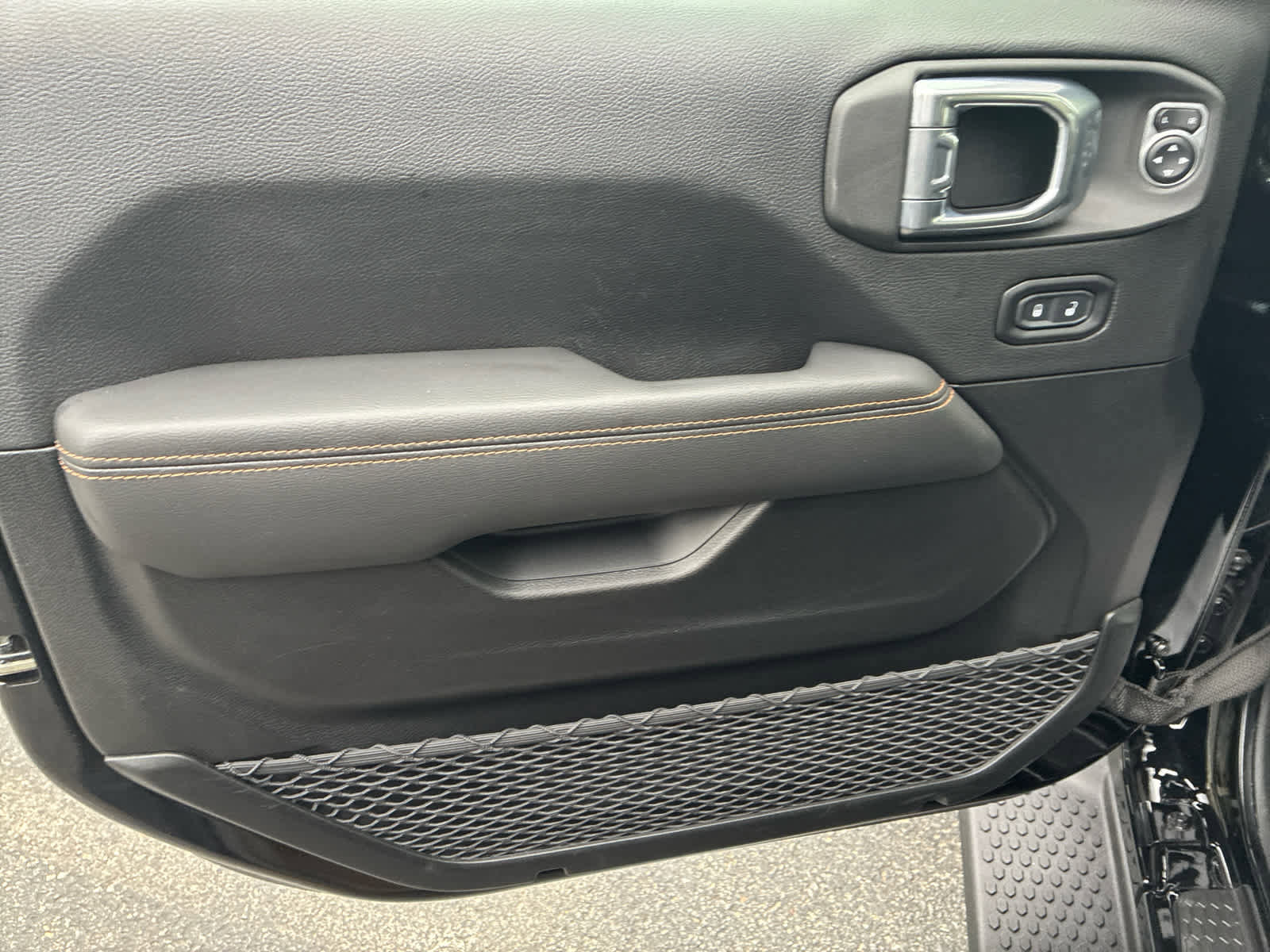 Used 2021 Jeep Wrangler Unlimited Sahara image 11