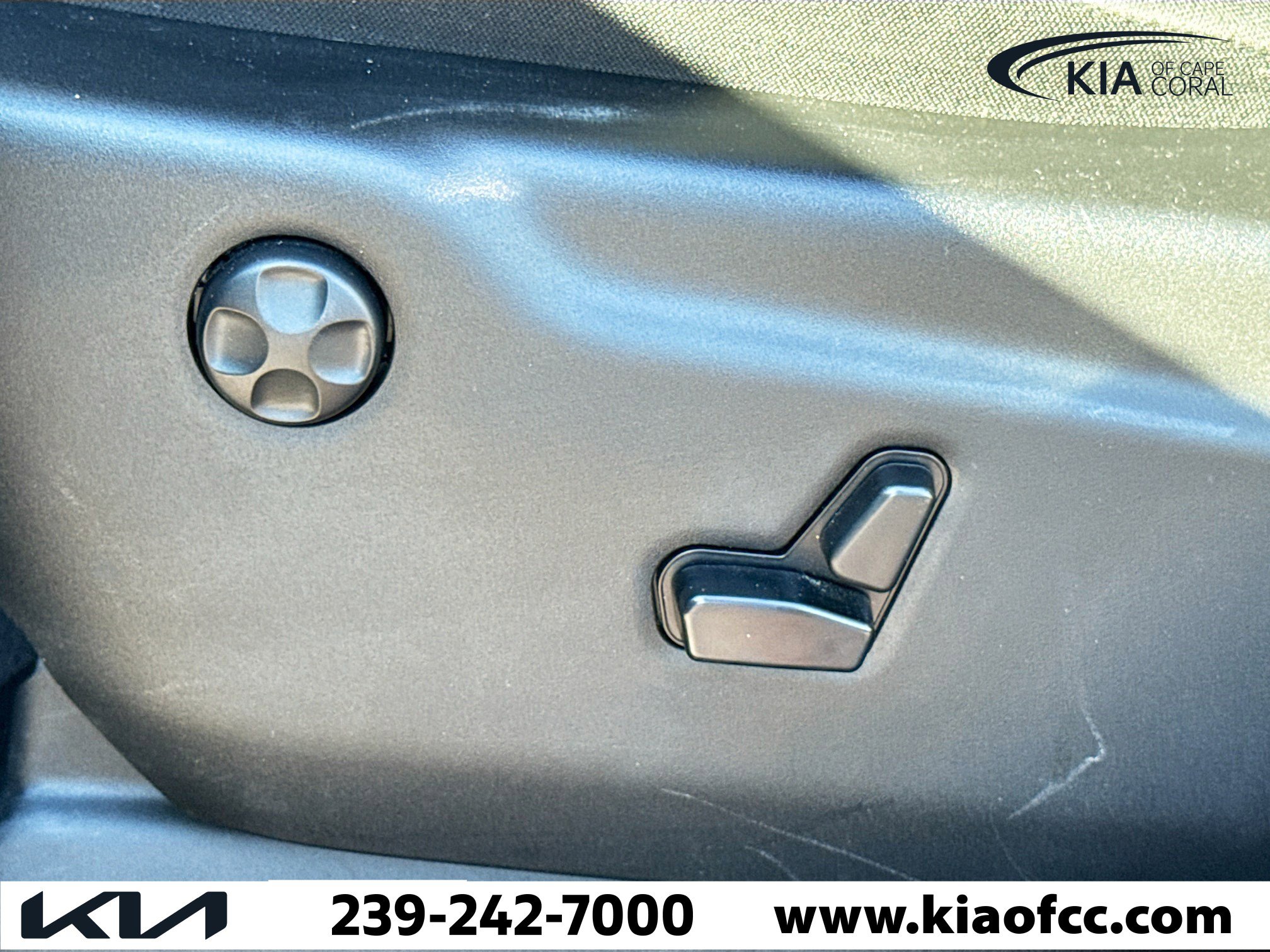 Used 2019 Jeep Grand Cherokee Laredo image 23