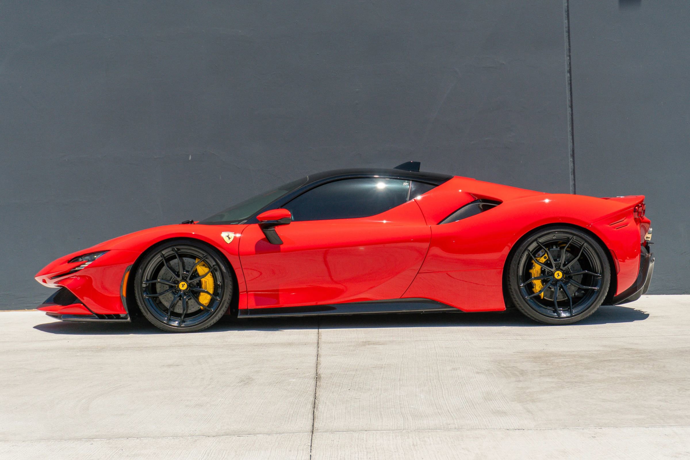 Used 2021 Ferrari SF90 Stradale AWD/4WD image 4