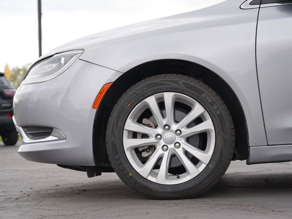 Used 2015 Chrysler 200 Limited FWD image 11