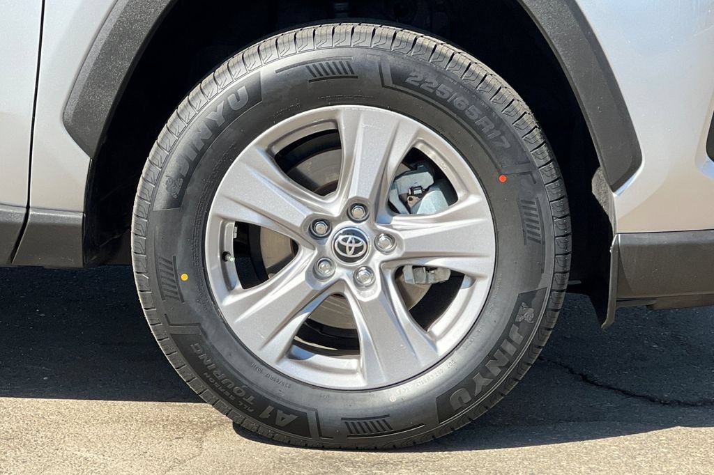 Certified 2025 Toyota RAV4 XLE AWD/4WD image 28