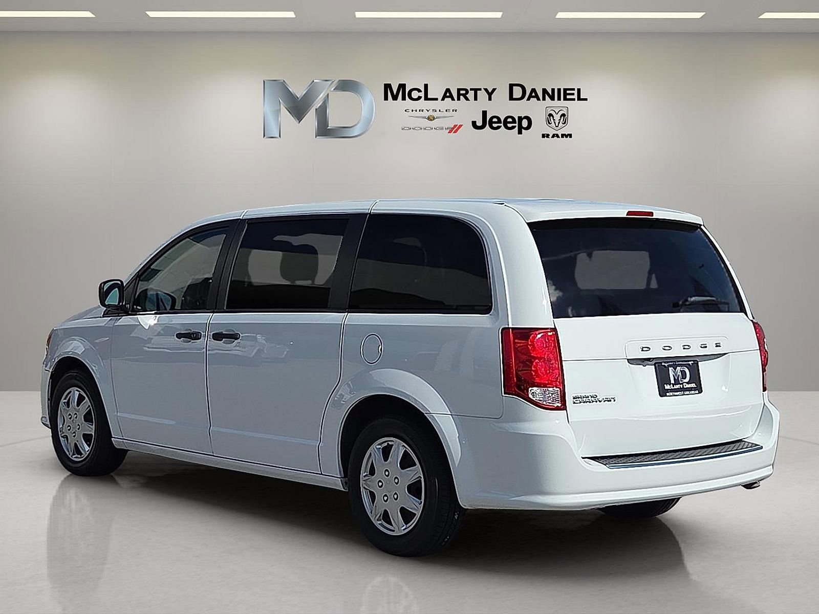 Used 2019 Dodge Grand Caravan SE image 4