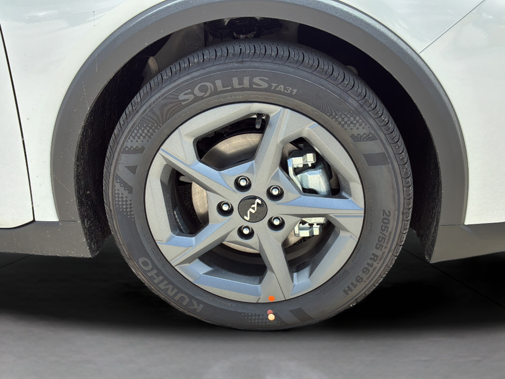 New 2026 Kia K4 FWD image 31